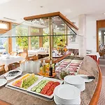 Hotel Kapuzinerhof 3*