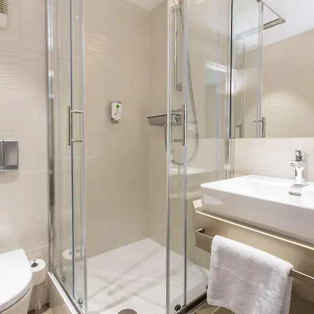 Hotel Kapuzinerhof 3*