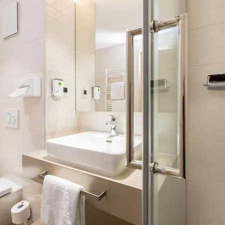 Kapuzinerhof 3*