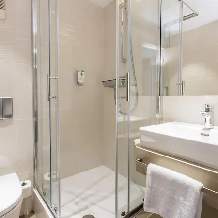 Kapuzinerhof 3*
